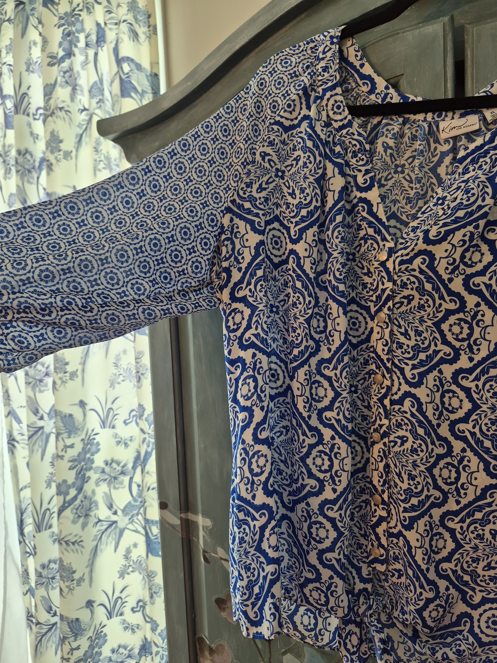 Kim Rogers Blue and White Printed Peasant Blouse - Picture 2 of 5